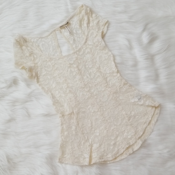 Kirra Tops - Lace top!